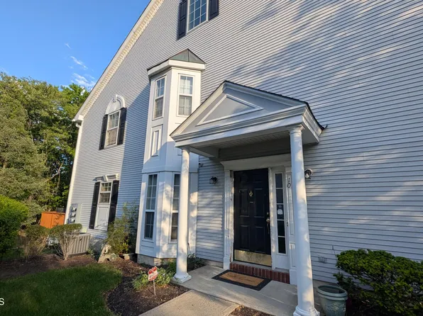 10 Beacon Court, Holmdel, NJ 07733