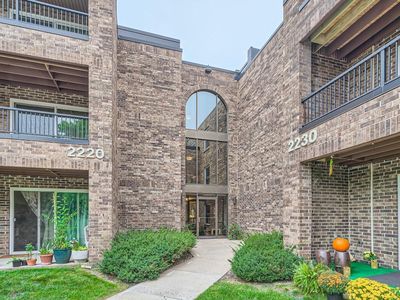 2220 Midland Grove Rd APT 211, Roseville, MN, 55113