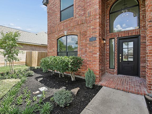 4th image of 2706 Summerwood Ct