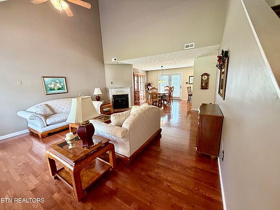 5th image of 8435 Gardenside Ln