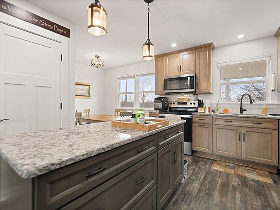 3rd image of 4168 Lucas Ln