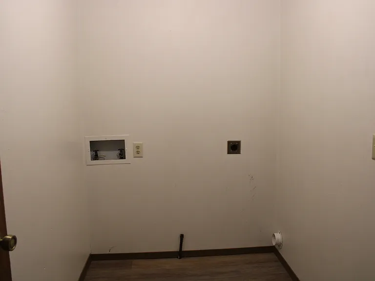 1015 Babcock St — Photo 14