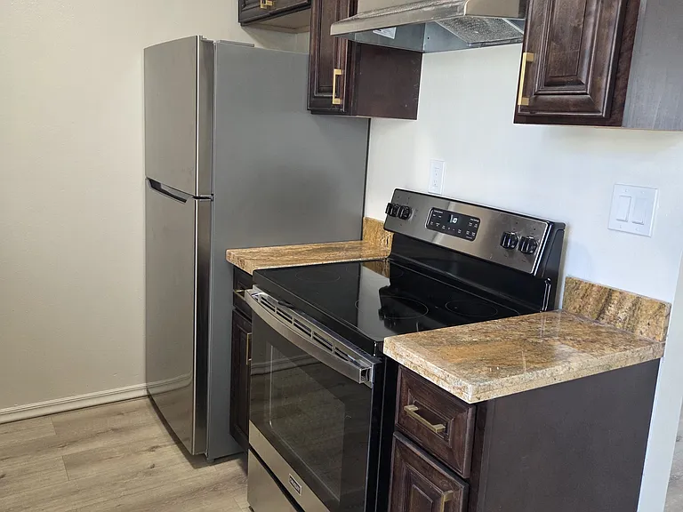5806 Central Ave #7 — Photo 7