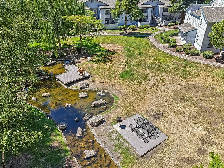 Country Brook Rental Condos — Photo 13