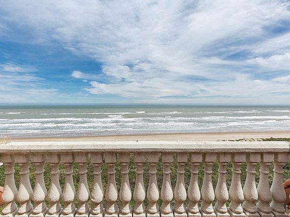 4th image of 6516 Beach Dr