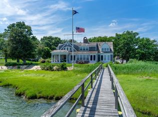 60 Long Point Ln, Duxbury, MA 02332