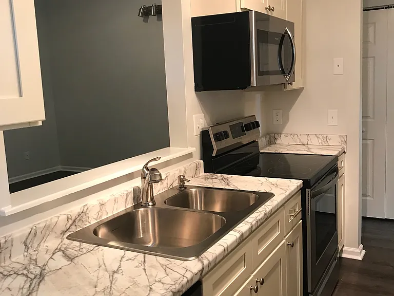 11 Charter Dr — Photo 4