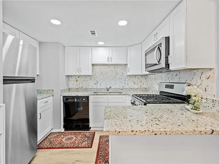 1707 Cotton Patch Ln — Photo 9
