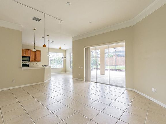5th image of 1443 Glenwick Dr