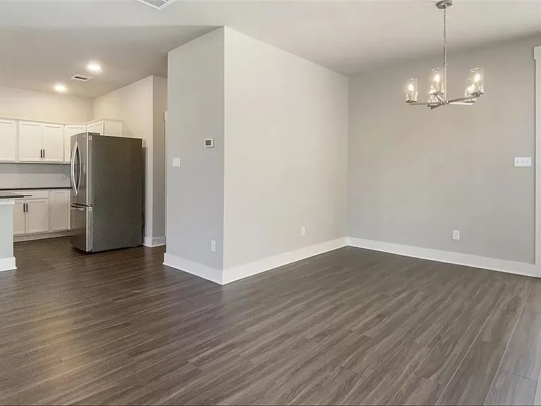 3920 Yukon Ln — Photo 2
