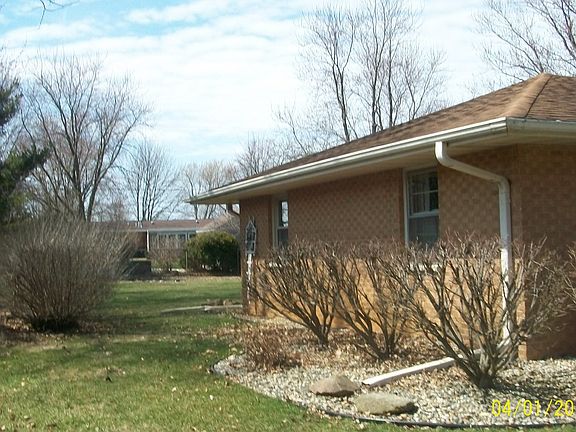 3rd image of 301 Clayton Dr