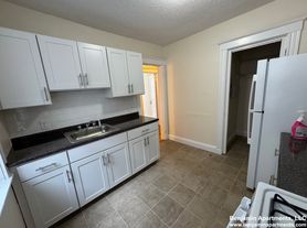 5 Barrows St, Boston, MA