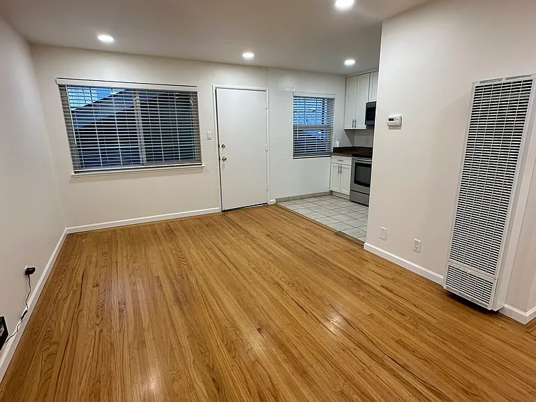 5445 Broadway #1 — Photo 41