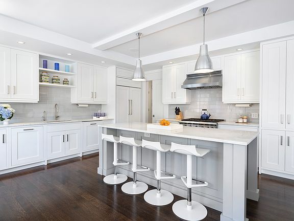4th image of 515 W End Ave #12C