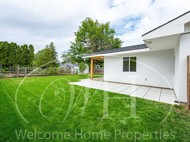 1335 Monroe St — Photo 31