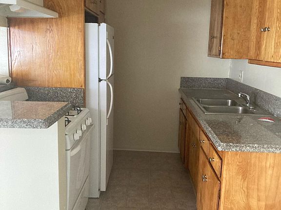 4th image of 202 E Cypress St #7