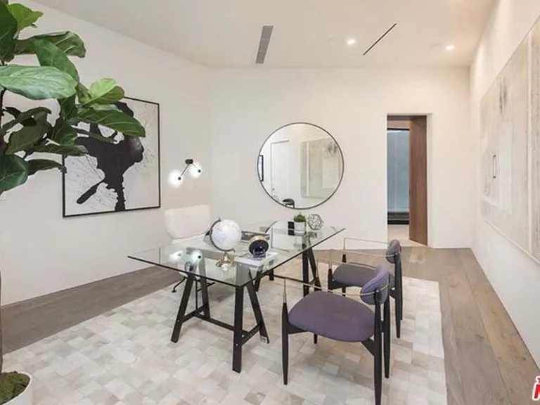 2084 Vine St — Photo 26