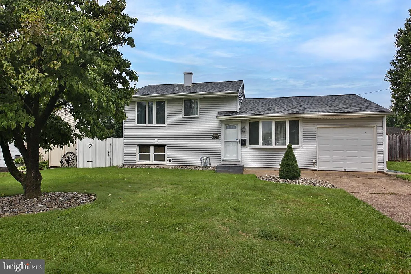 3072 Richlieu Rd photo 1
