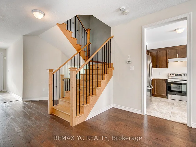 56 Walker Blvd — Photo 5