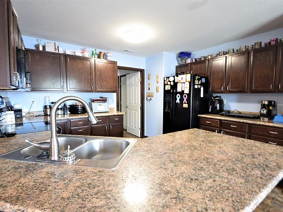 4th image of 1416 Faith St