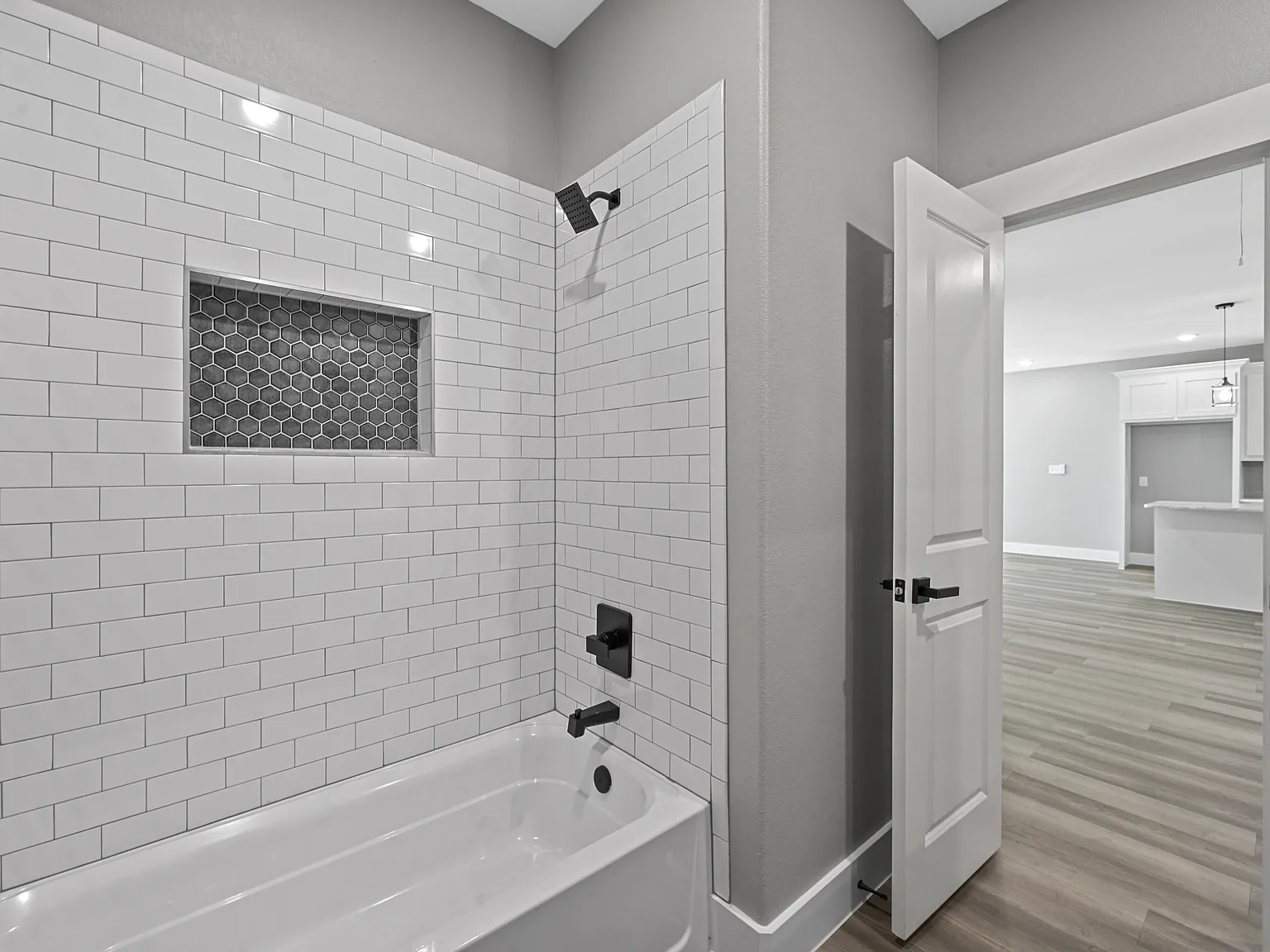 527 West Walker Street, Denison TX 7502 — Photo 4