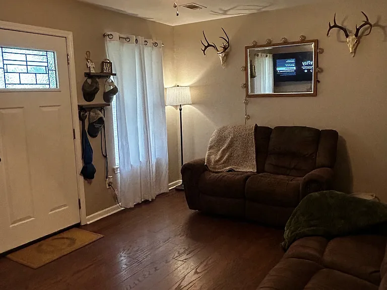 310 Betty St — Photo 3
