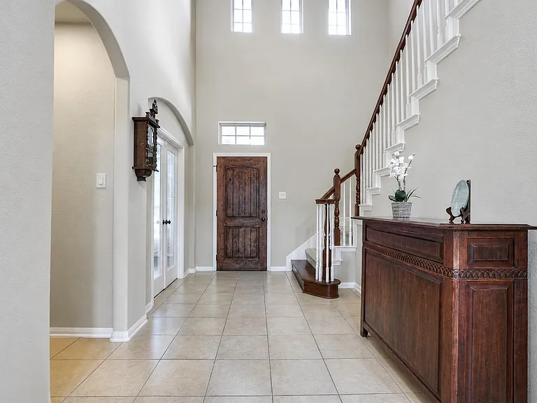 8106 Little Scarlet St — Photo 2