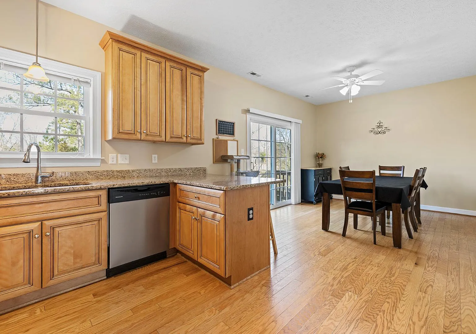 323 Fox Hill Rd — Photo 3