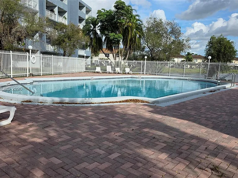 9375 Fontainebleau Blvd #L420 — Photo 10