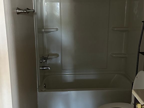 4th image of 262 London Ct