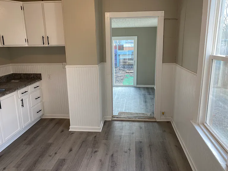 1811 SW Cherokee St — Photo 3