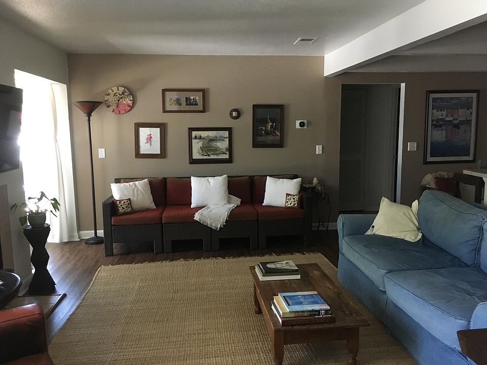 2nd image of 276 Alexandra Dr Unit 9