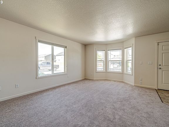 5th image of 12709 NE 51st St