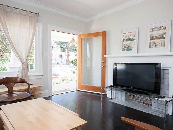 3rd image of 1027 Sanborn Ave