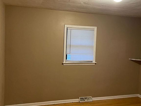 2nd image of 10442 W Caldwell Ave