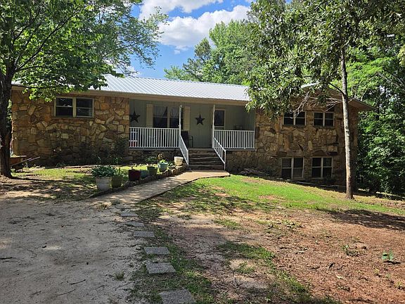 2nd image of 124 Deer Run Ln