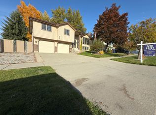 9206 N Londale Dr, Spokane, WA 99208