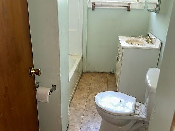 5th image of 1138 Sterling Ave