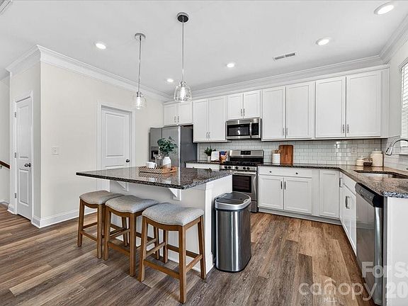 4th image of 10436 Glenmere Creek Cir