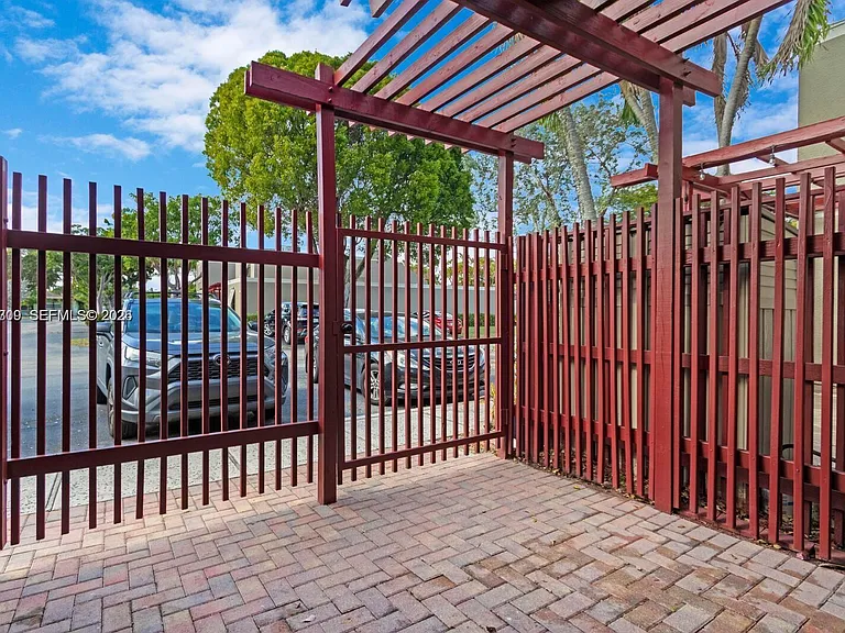 1411 W Fairway Rd #VILLA — Photo 34