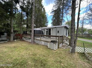 23 Dessert Dr, Hawley, PA 18428