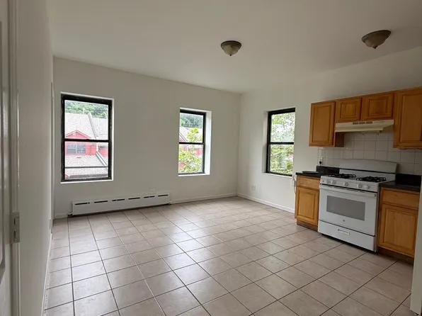 488 Jersey St Floor 2, Staten Island, NY 10301