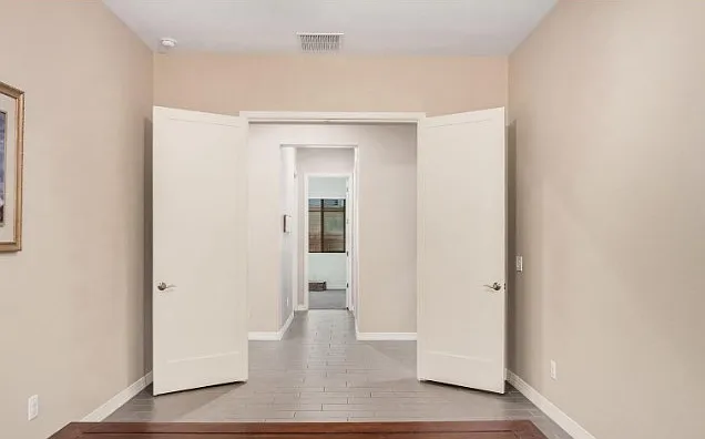 3269 E Ironside Ln — Photo 33