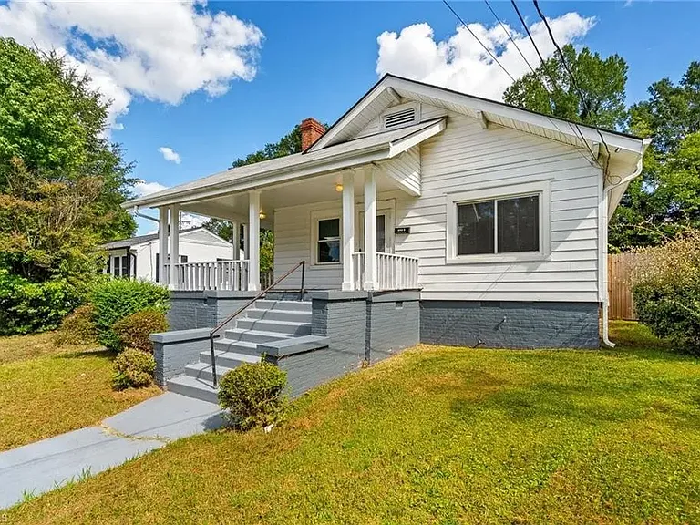 1203 Vance St — Photo 4