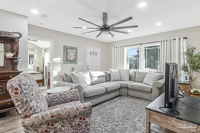 714 Bayshore Dr — Photo 5