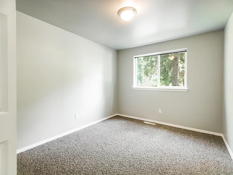 22335 Glenview Ct SE — Photo 14