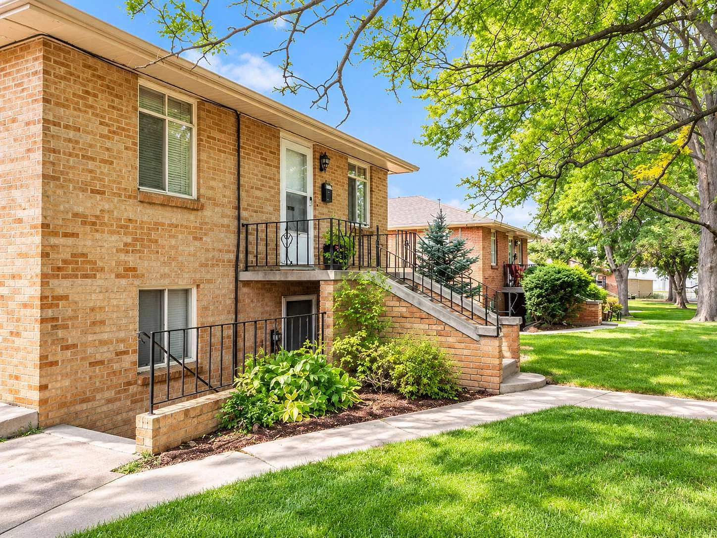 2 bed, 1.0 bath, 817 sqft, $1,340 — Photo 3