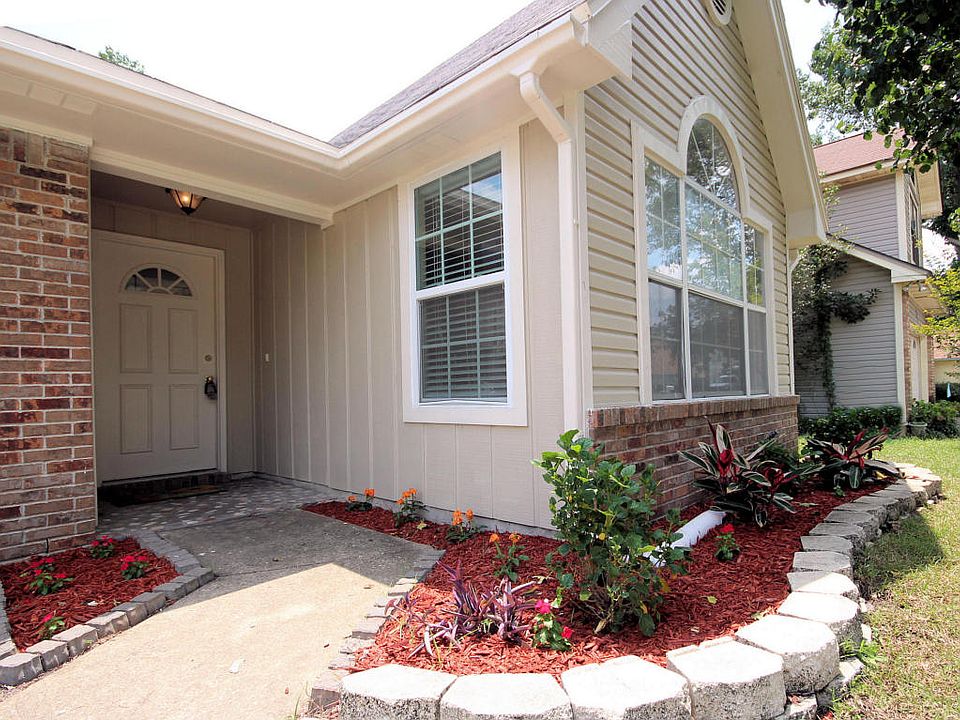 1st image of 506 Woodland Park Cir
