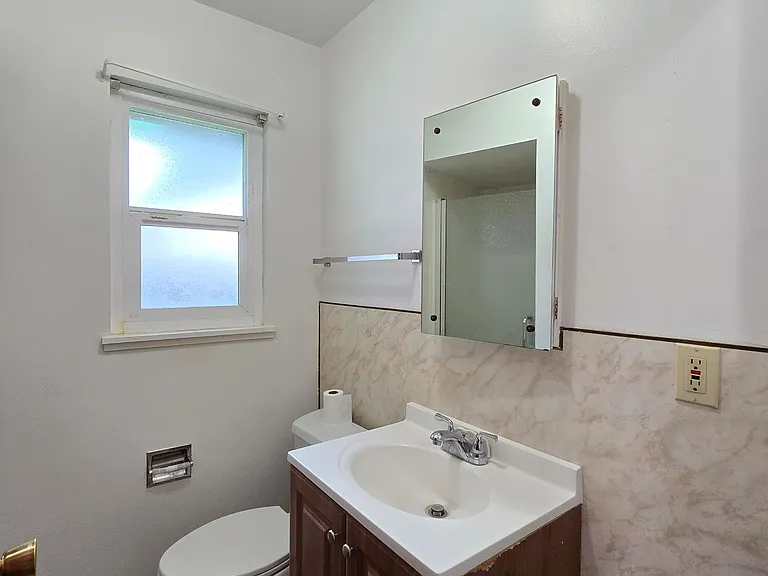 782 Lovers Ln — Photo 6