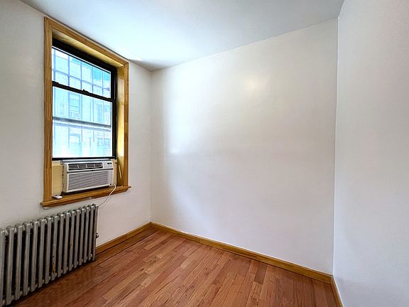 2nd image of 79 Chrystie St APT 16